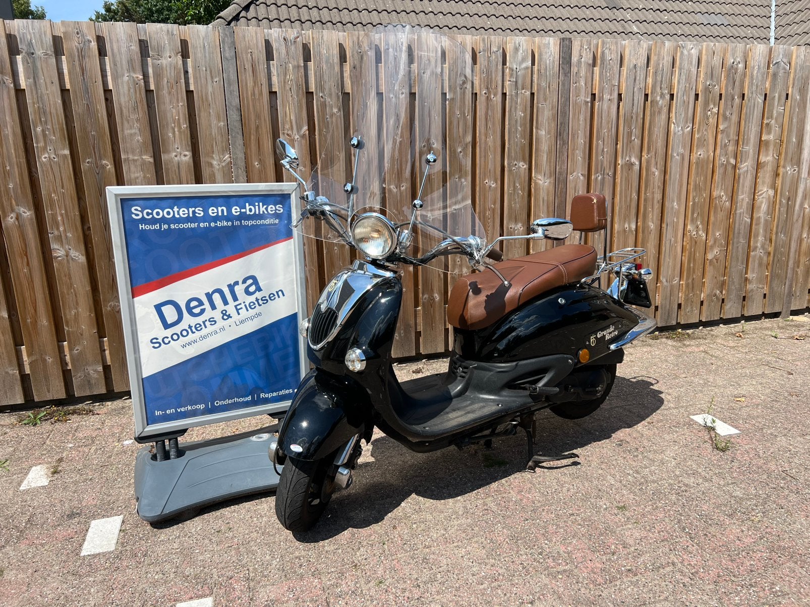 Zwarte retro snor scooter, Zo goed als nieuw, Benzine, Ophalen, Overige merken
