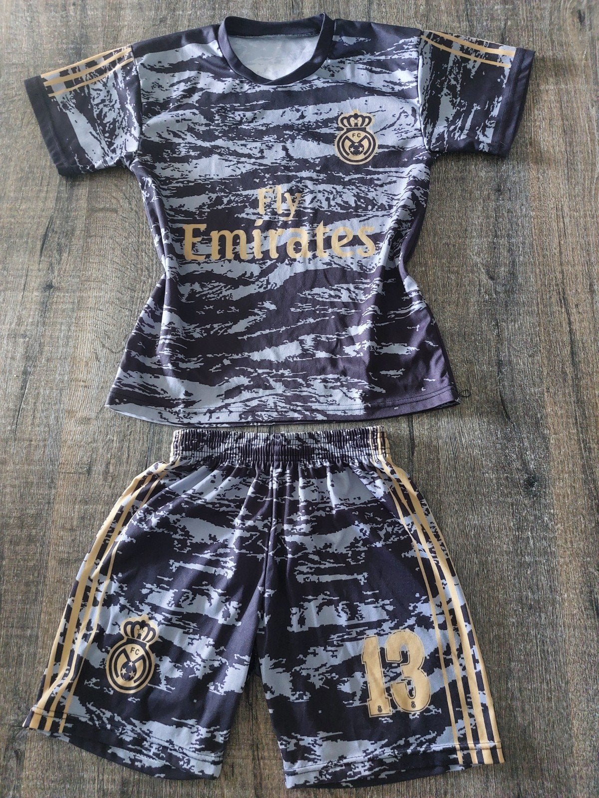 Real Madrid Voetbaltenue Courtois 13 - Maat 140-146, Ophalen of Verzenden, Zo goed als nieuw, Jongen of Meisje, Sport- of Zwemkleding