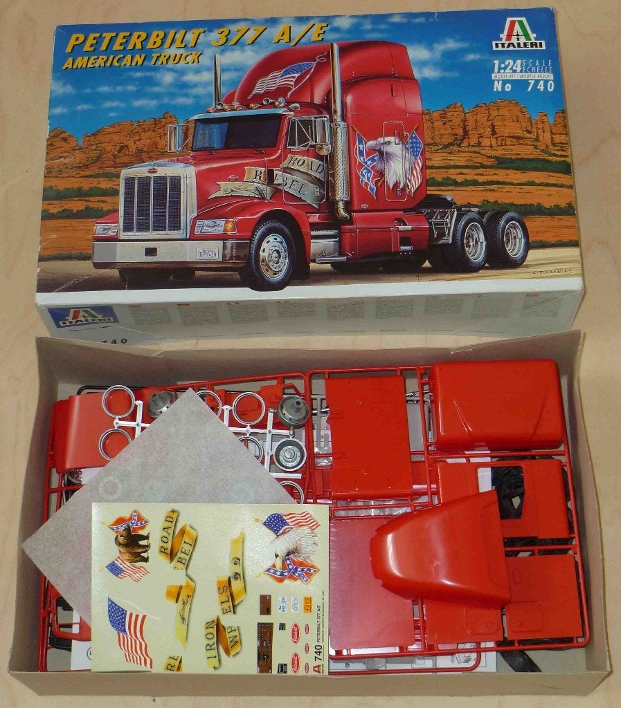 Peterbild 377 A/E American Truck, Italeri, Groter dan 1:32, Ophalen of Verzenden, Zo goed als nieuw
