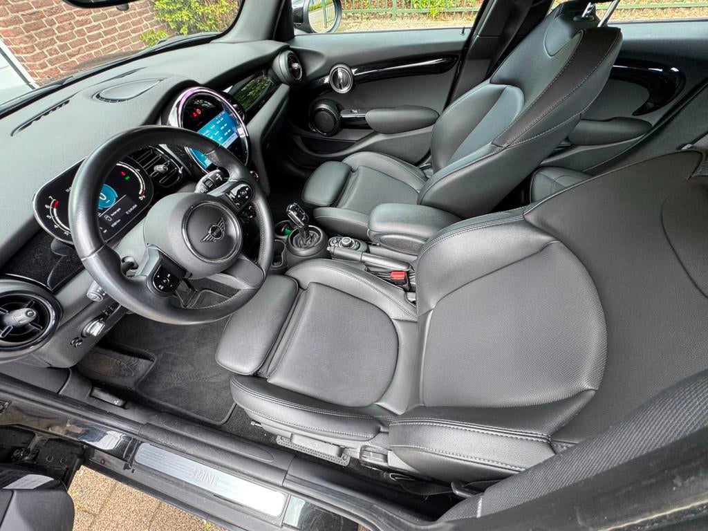 Mini Cooper 1.5 Bns Edition|Leer|Carplay|Led|Nap|, Auto's, Mini, 136 pk, Gebruikt, Zwart, Bedrijf