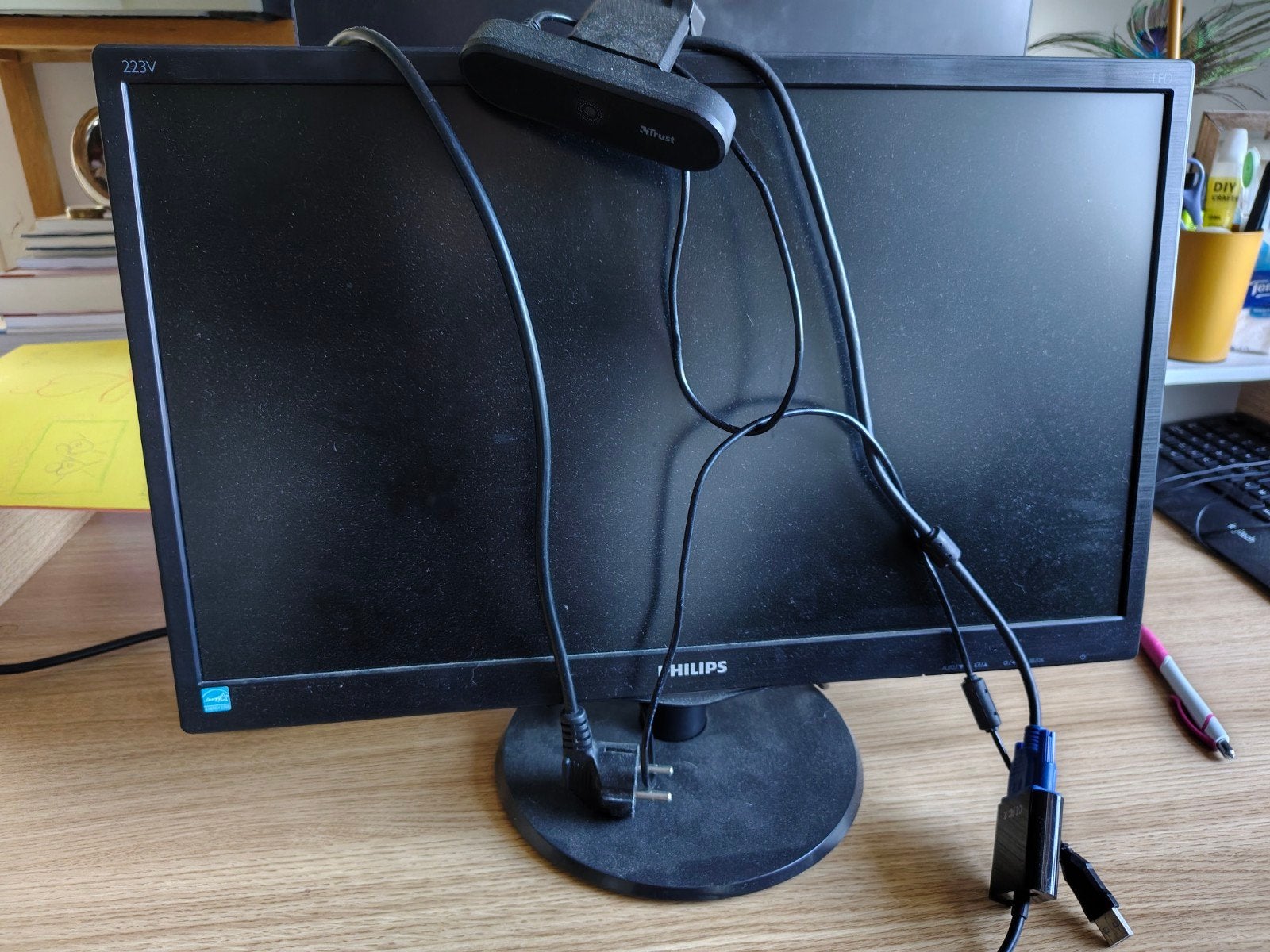 Philips monitor met HDMI, VGA-adapter en Trust webcam, Computers en Software, Ophalen, Philips, Gebruikt, HDMI