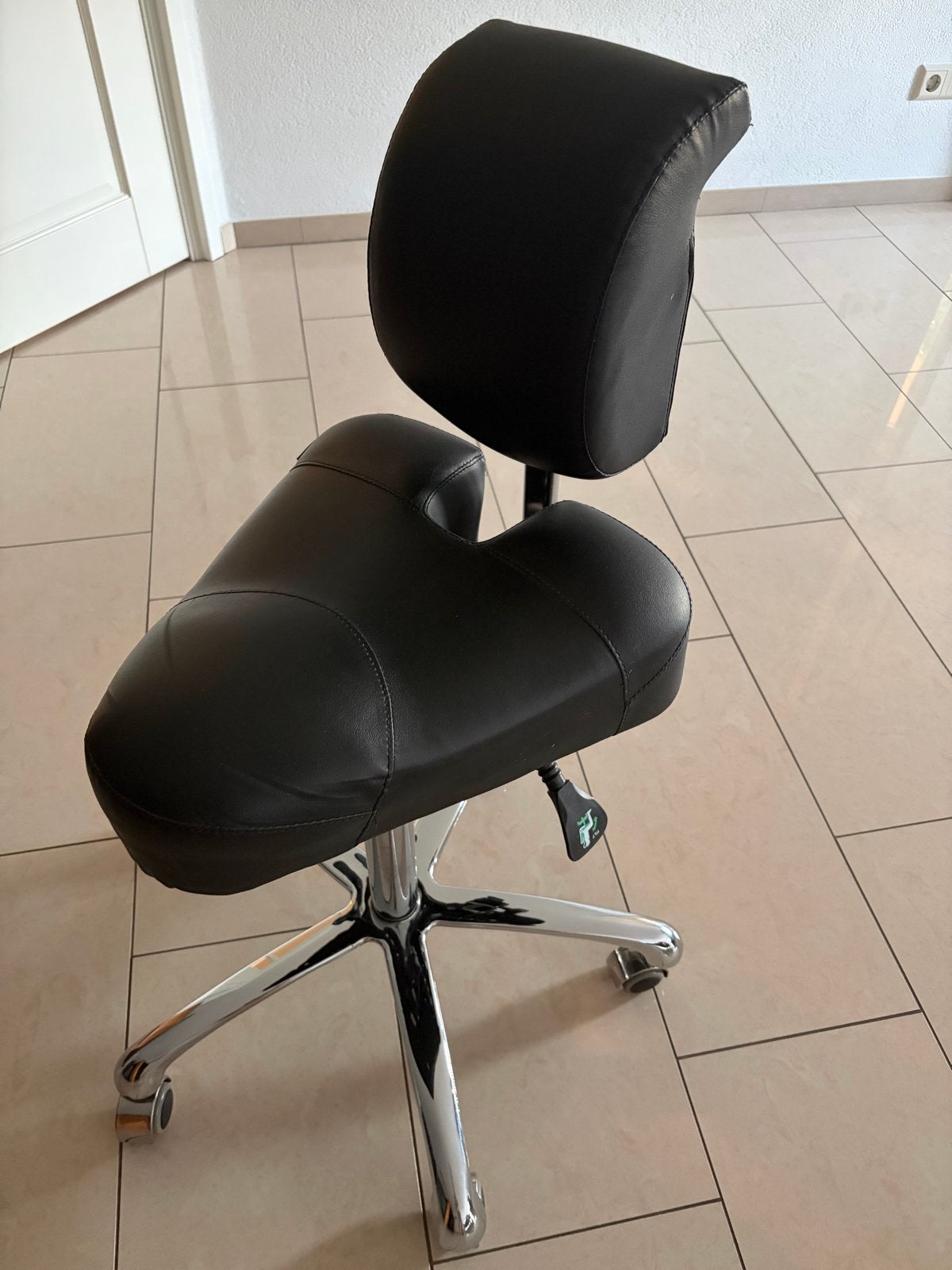 Verstelbare Ergonomische Zadelkruk met Rugleuning, Zwart, Ophalen of Verzenden, Zo goed als nieuw, Bureaukruk