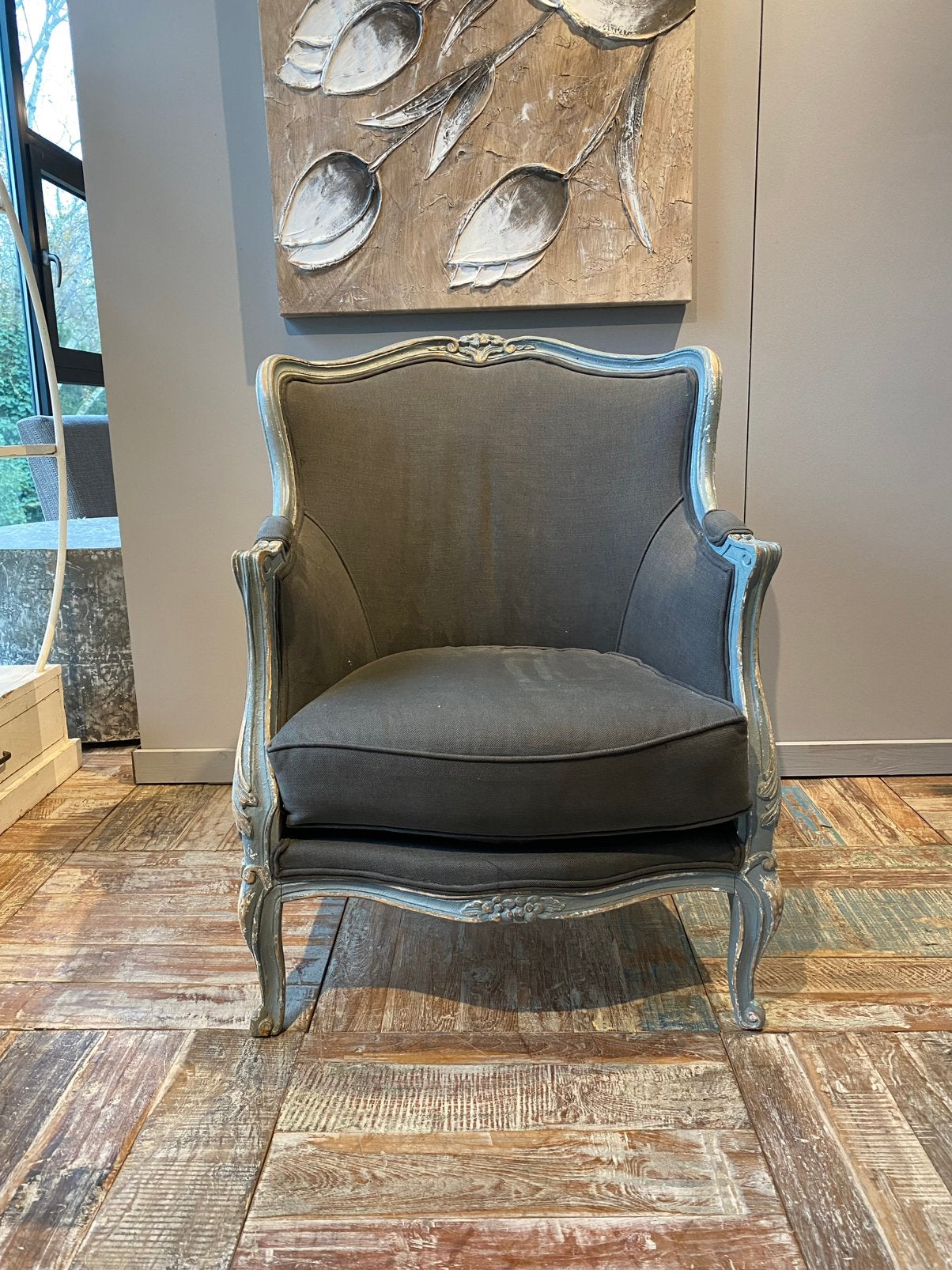 Vintage grijze fauteuil met houten frame, Gebruikt, Minder dan 75 cm, Ophalen of Verzenden, Stof