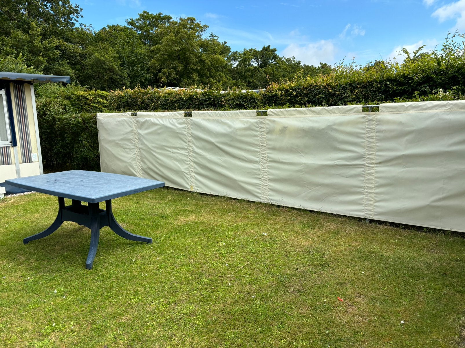 Stormvast semi permanent windscherm, Caravans en Kamperen, Ophalen, Zo goed als nieuw