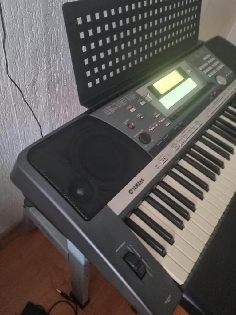 Yamaha PSR-740 Keyboard met standaard, Yamaha, Ophalen of Verzenden, Midi-aansluiting, 61 toetsen