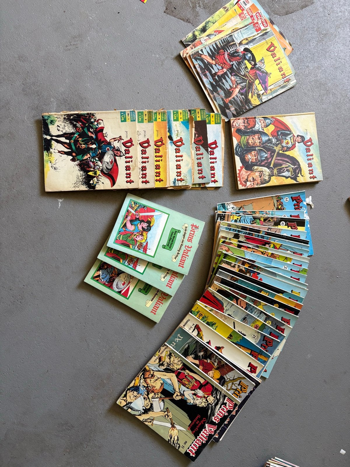Grote collectie Prins Valiant en Valiant stripboeken, Meerdere stripboeken, Ophalen, Gelezen