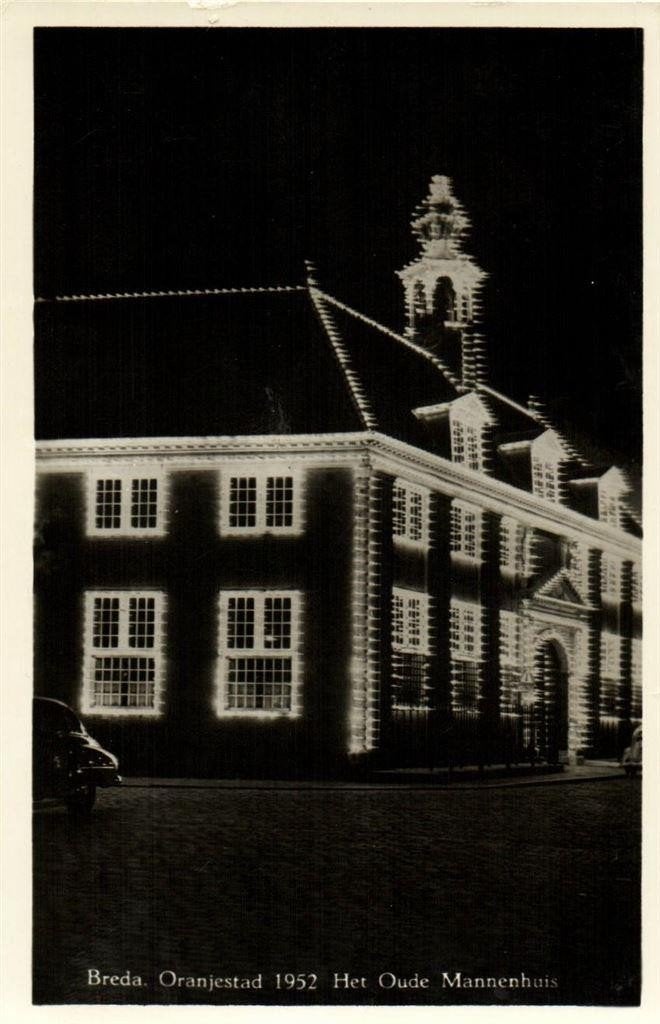 Breda. Oranjestad 1952 Het Oude Mannenhuis - bij avond - 198, Ophalen of Verzenden, 1980 tot heden, Gelopen, Noord-Brabant