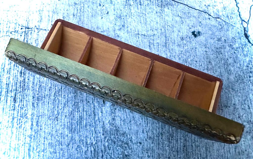 Vintage Postzegel doosje groen hout curiosa brocante mooi, Antiek en Kunst, Kunst | Beelden en Houtsnijwerken, Overige onderwerpen
