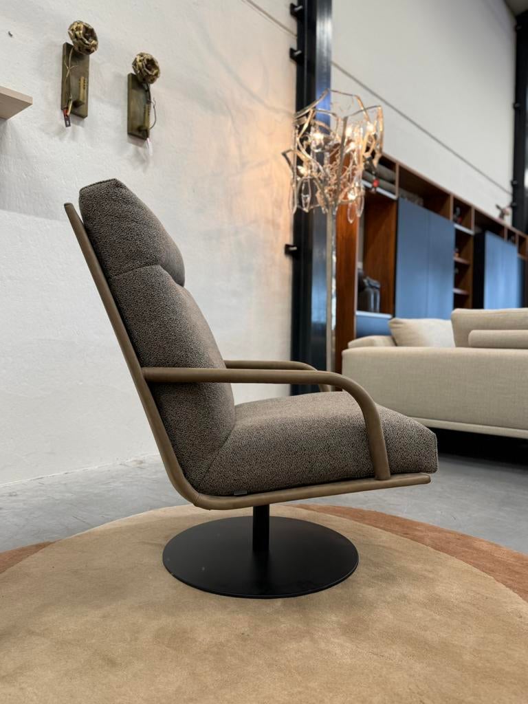 Nieuw Leolux Kudo Two fauteuil Mondo stof leer Design Stoel, Leolux, Nieuw, 75 tot 100 cm, Ophalen of Verzenden