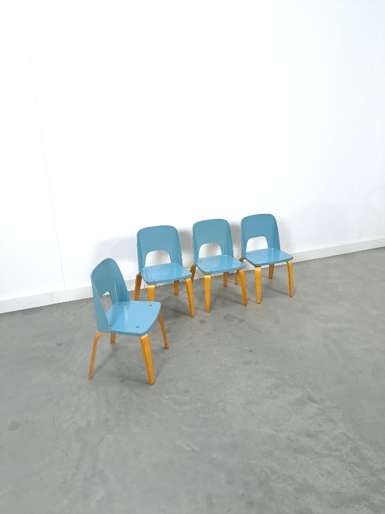 Vintage Blauwe Houten Kinderstoel, Ophalen of Verzenden, Gebruikt, Overige typen