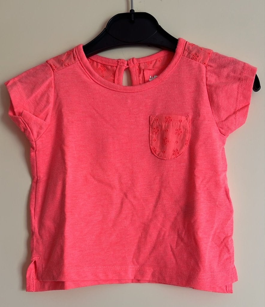 primark fluor roze tshirt maat 3-6 maanden, Kinderen en Baby's, Zo goed als nieuw, Primark, Shirtje of Longsleeve, Verzenden