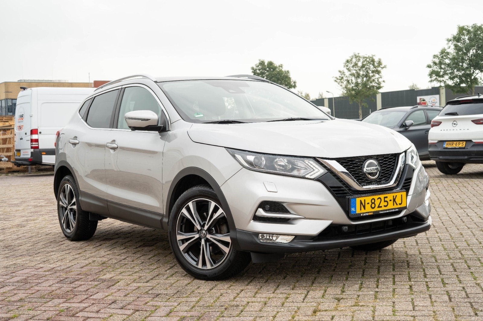 Nissan Qashqai 1.2 Dig-t 115pk 2018 Grijs 64.268 KM
