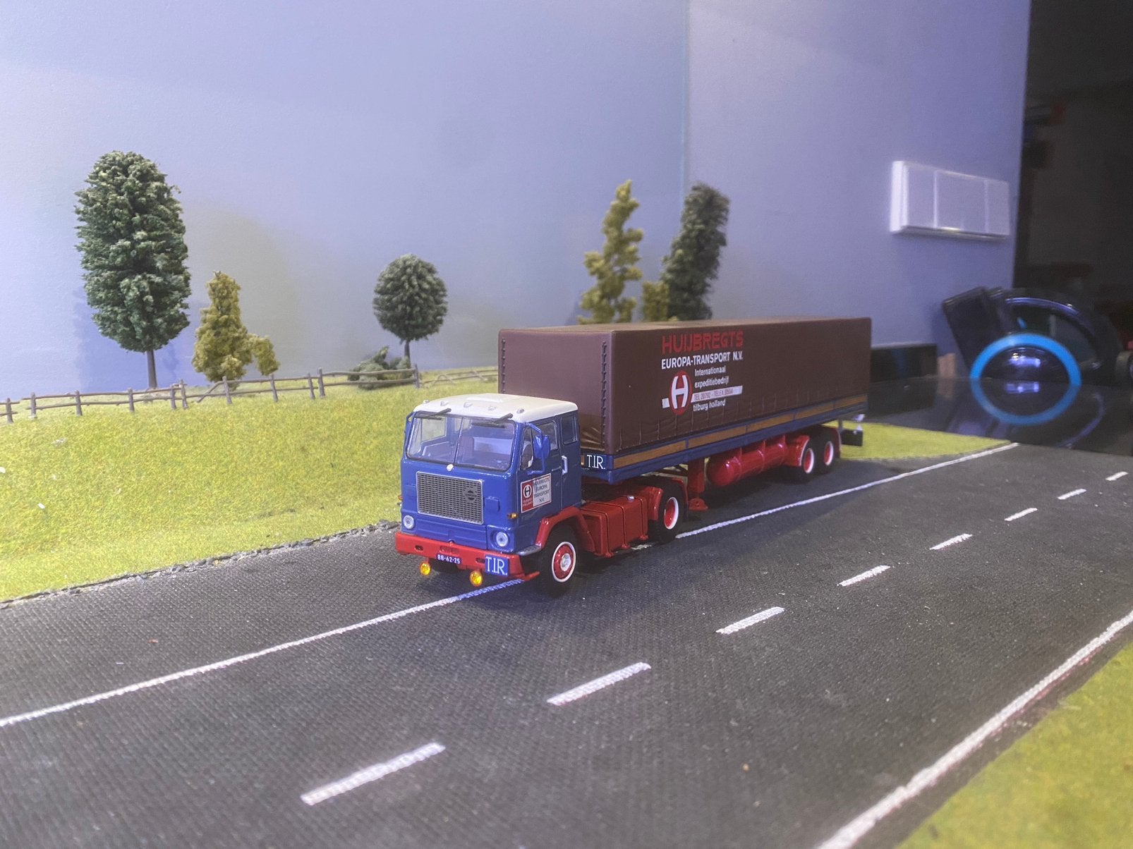 Volvo F88 met oplegger van Huijbregts, Ophalen of Verzenden, Zo goed als nieuw, Bus of Vrachtwagen, Wsi