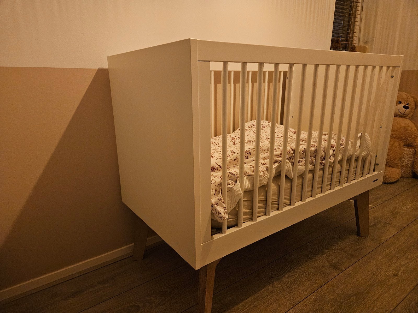 Kidsmill Babykamer set: Ledikant en Commode (Kidsmill), Kinderen en Baby's, Ophalen, Zo goed als nieuw, Minder dan 140 cm, Minder dan 70 cm