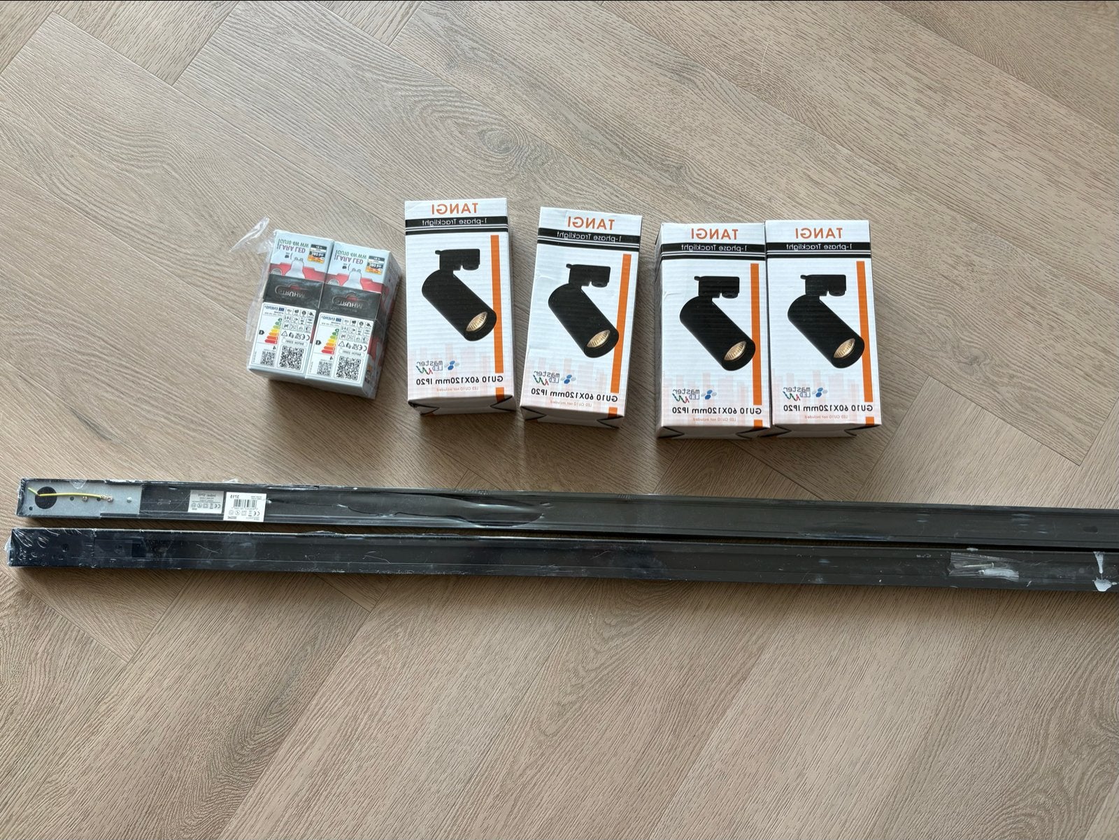 2x 1 meter rails met 4 railspots en GU10 LED lampen, Inclusief lichtbron, GU10, Overige merken, Nieuw