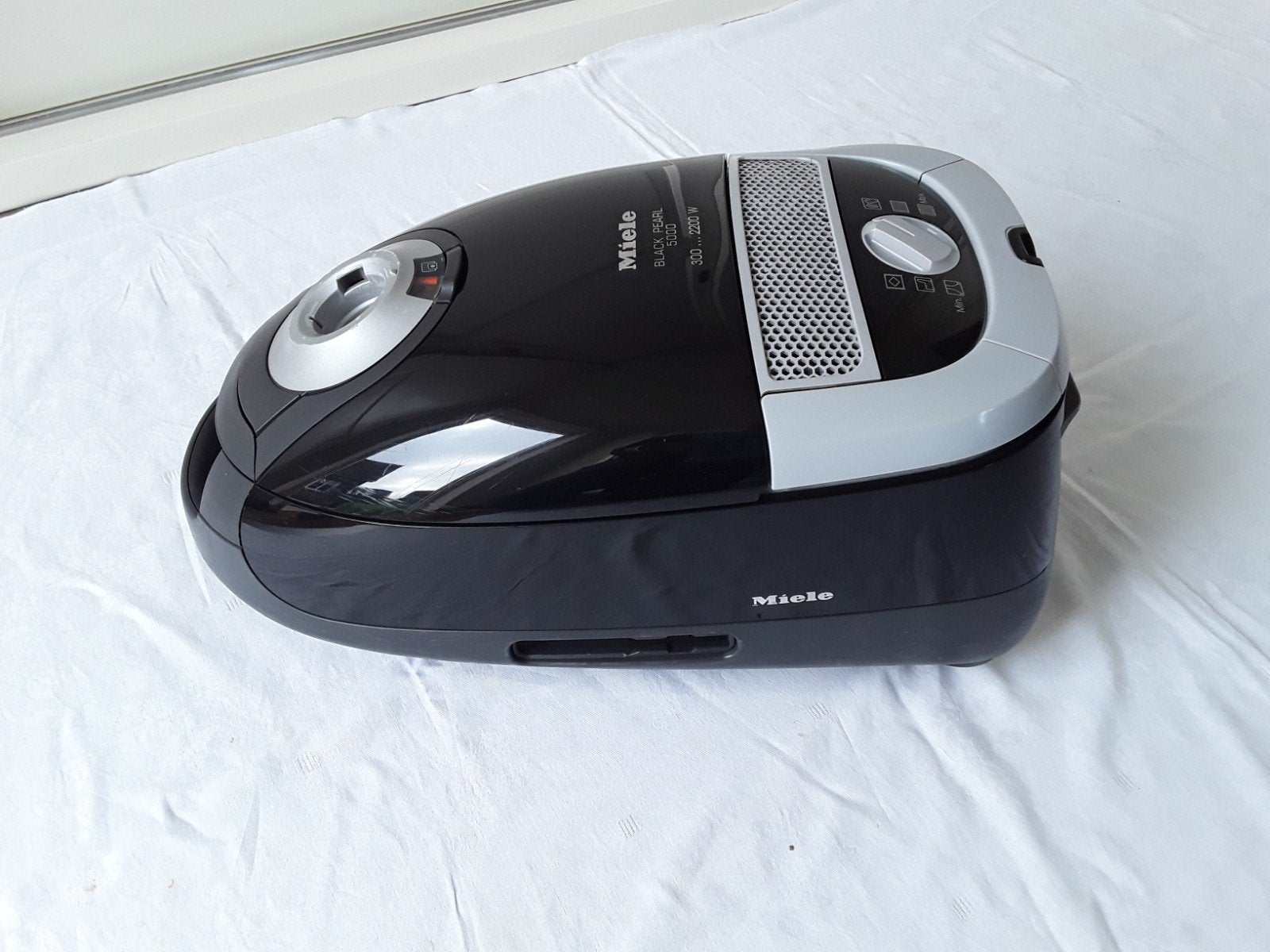 Miele stofzuiger C2, Ophalen of Verzenden, Gebruikt, 2000 watt of meer