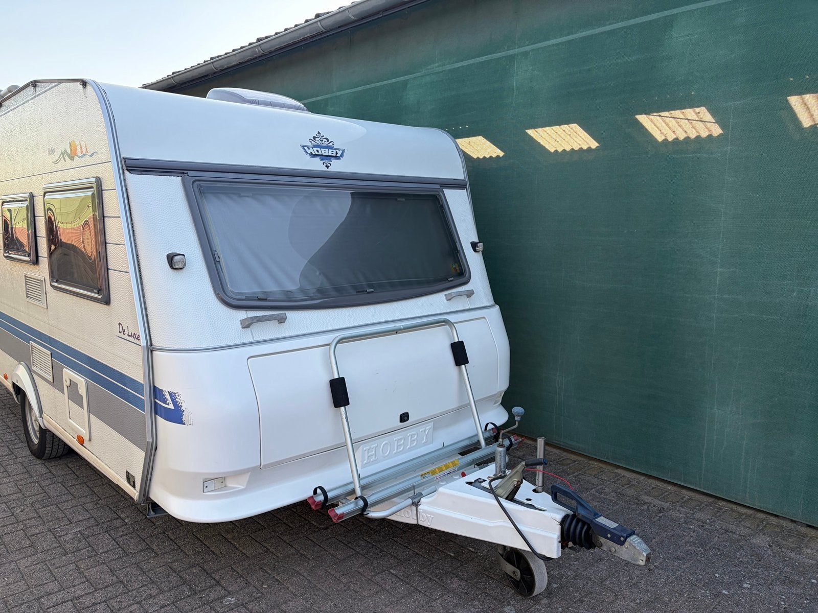 Hobby 440 De Luxe Caravan (2002). Direct vakantie klaar., Hobby, Particulier, Dwarsbed, 5 tot 6 meter