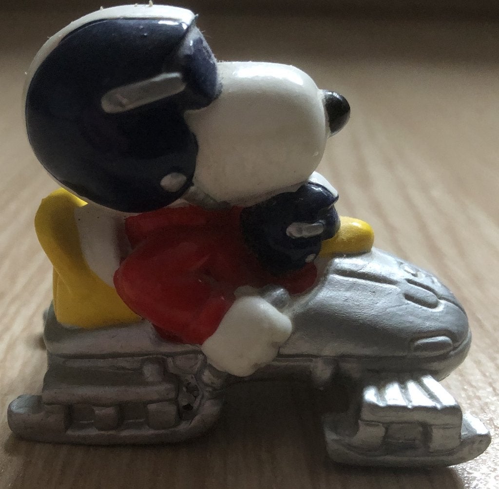SNOOPY - SNOOPY OP SNEEUWSCOOTER - 1958 - USA, Ophalen of Verzenden, Snoopy, Zo goed als nieuw