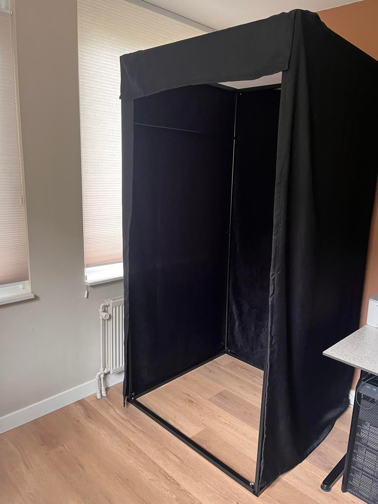 Zwart fotohokje of paskamer/pashokje, Ophalen, Zo goed als nieuw