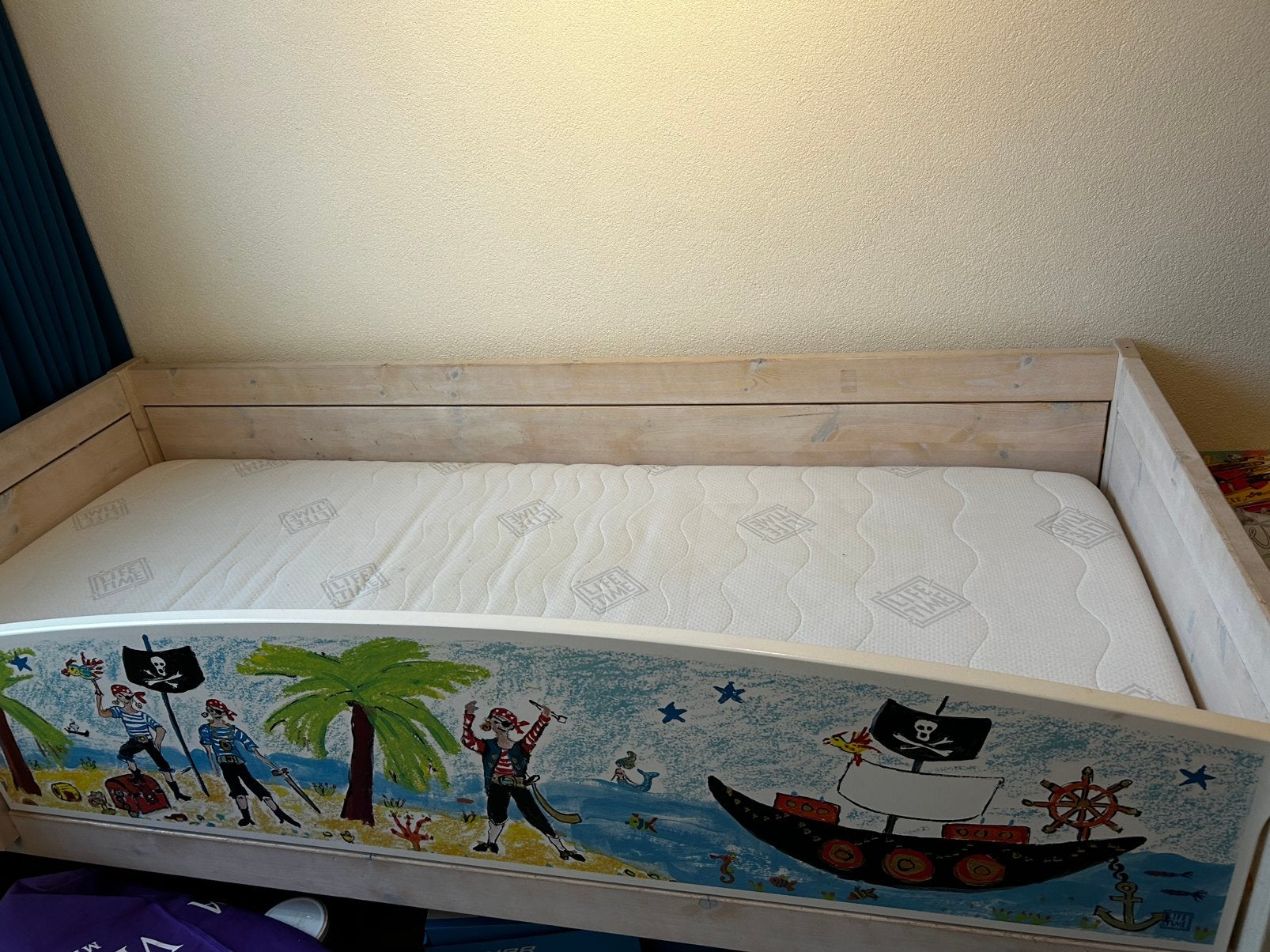 Lifetime kinderbed 200x90, 85 tot 100 cm, Zo goed als nieuw, 180 cm of meer, Ophalen