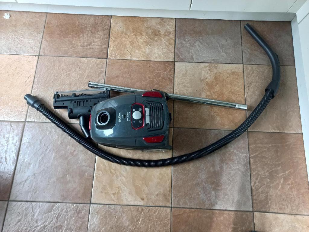 stofzuiger Blokker 600watt goede staat werkt prima 20E, Witgoed en Apparatuur, Stofzuigers, Gebruikt, Stofzuiger, Minder dan 1200 watt