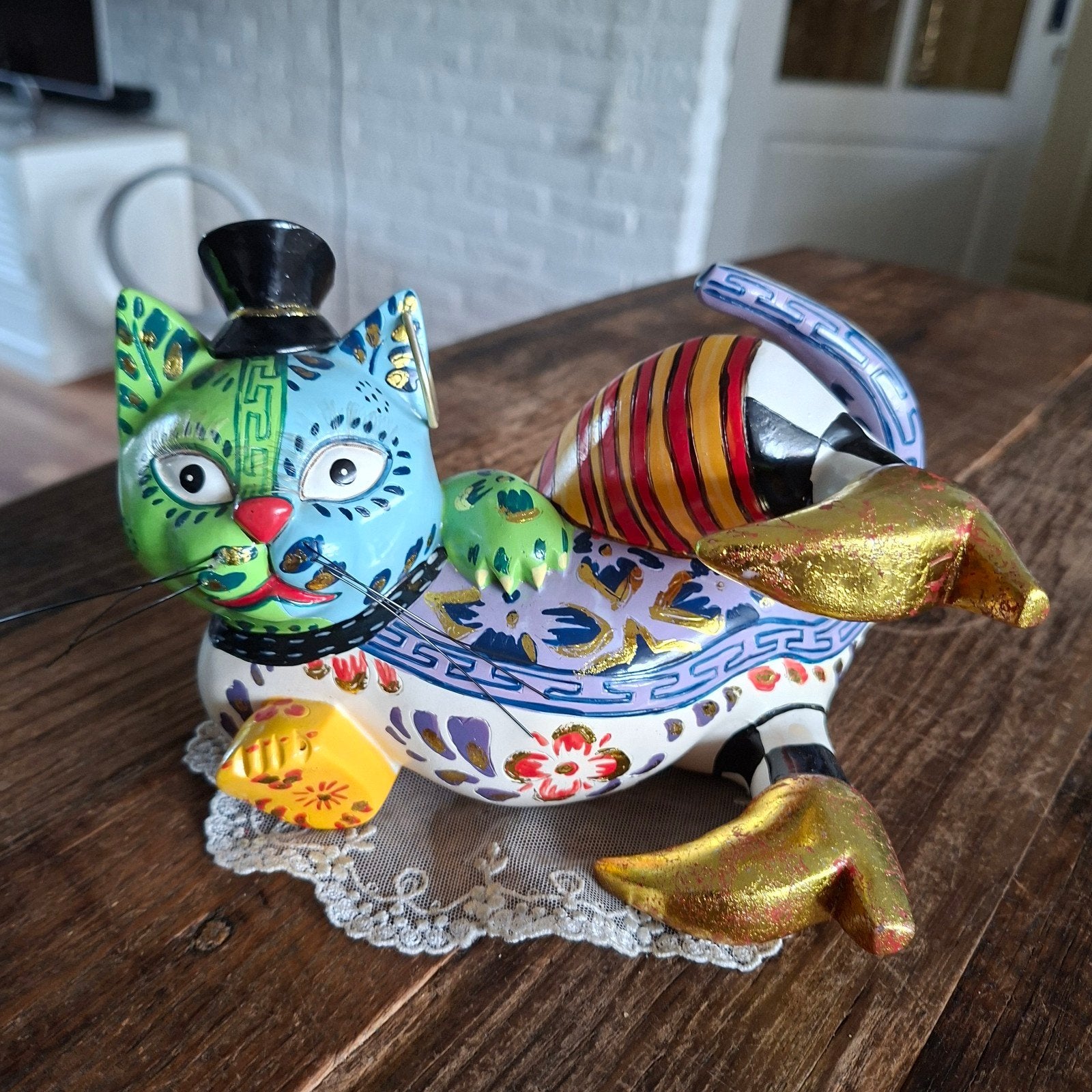 Thom,s Drag Cat Sissy is van Thomas Hofmann 20x15 cm groot, Ophalen of Verzenden, Zo goed als nieuw, Dier
