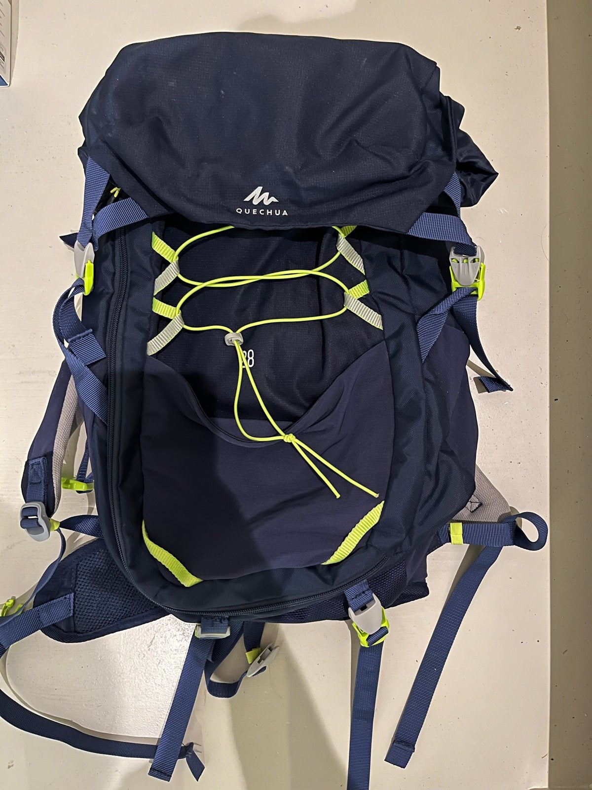 Quechua Kids / kinderen Wandelrugzak 28L - Blauw, 25 tot 40 cm, Zo goed als nieuw, Waterdicht, Ophalen
