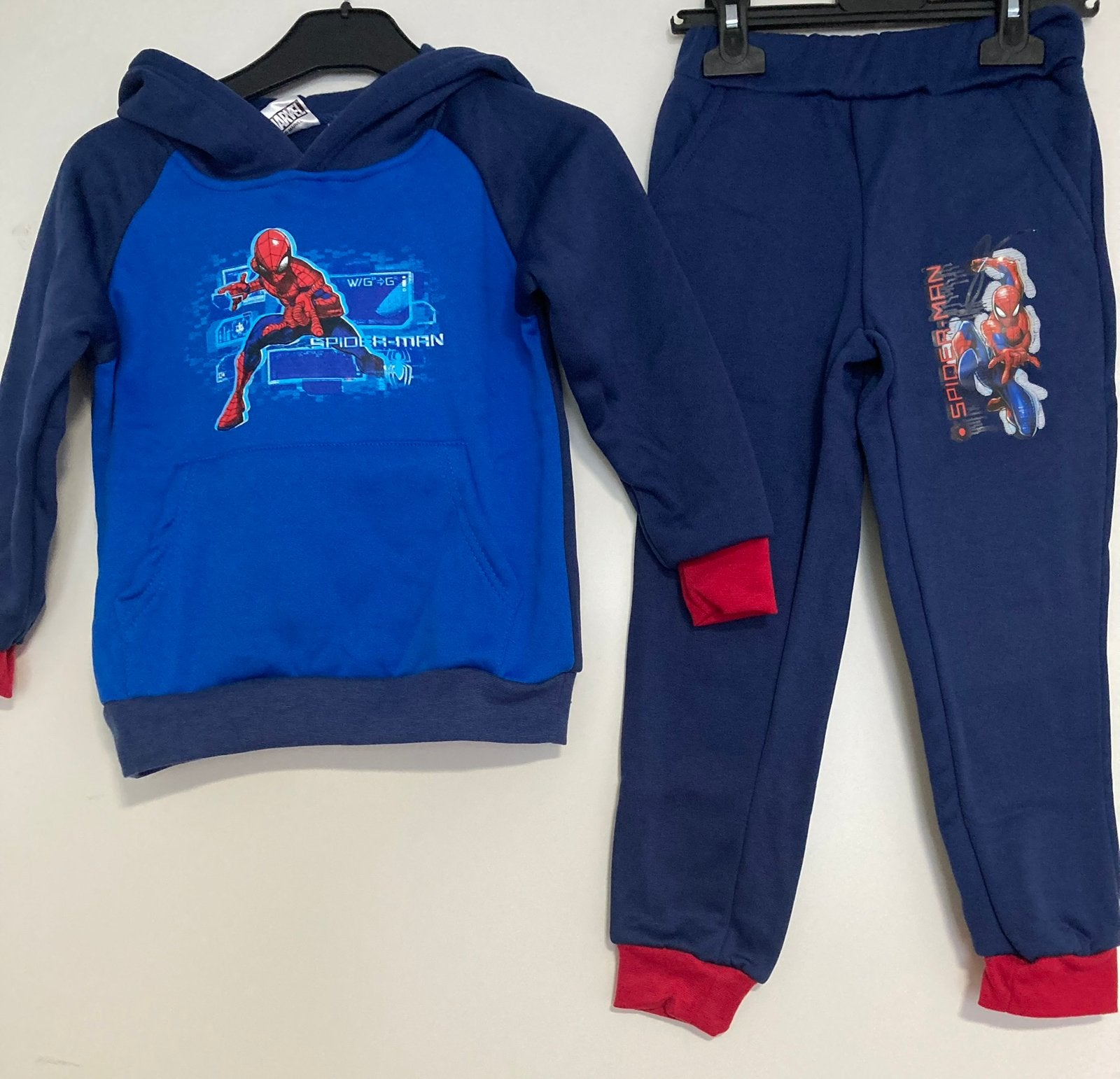 Nieuwe joggingpak / set spider-man marvel maat 140, Kinderen en Baby's, Ophalen of Verzenden, Nieuw, Jongen, Setje
