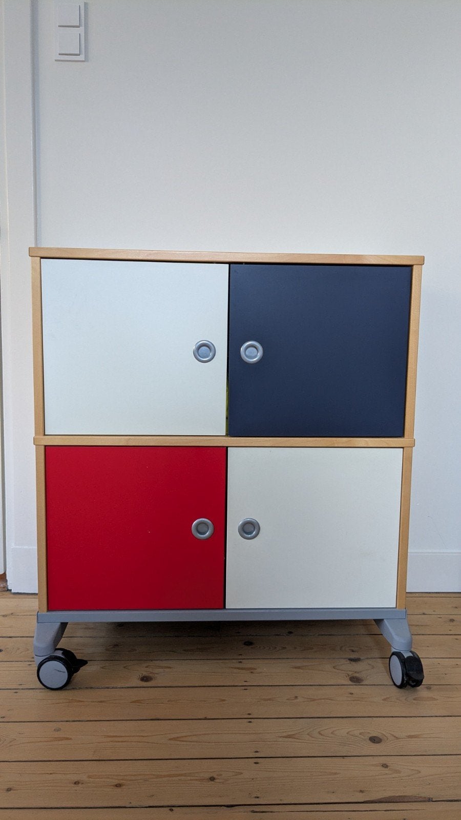 Ikea opbergkastje op wielen voor kinder- of studeerkamer, Ophalen, Zo goed als nieuw