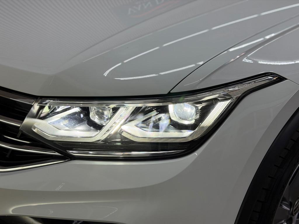 Volkswagen Tiguan 1.5 TSI R-Line Business 2022 DSG IQ-LIGHTS, Adaptive Cruise Control, 4 cilinders, Wit, SUV of Terreinwagen