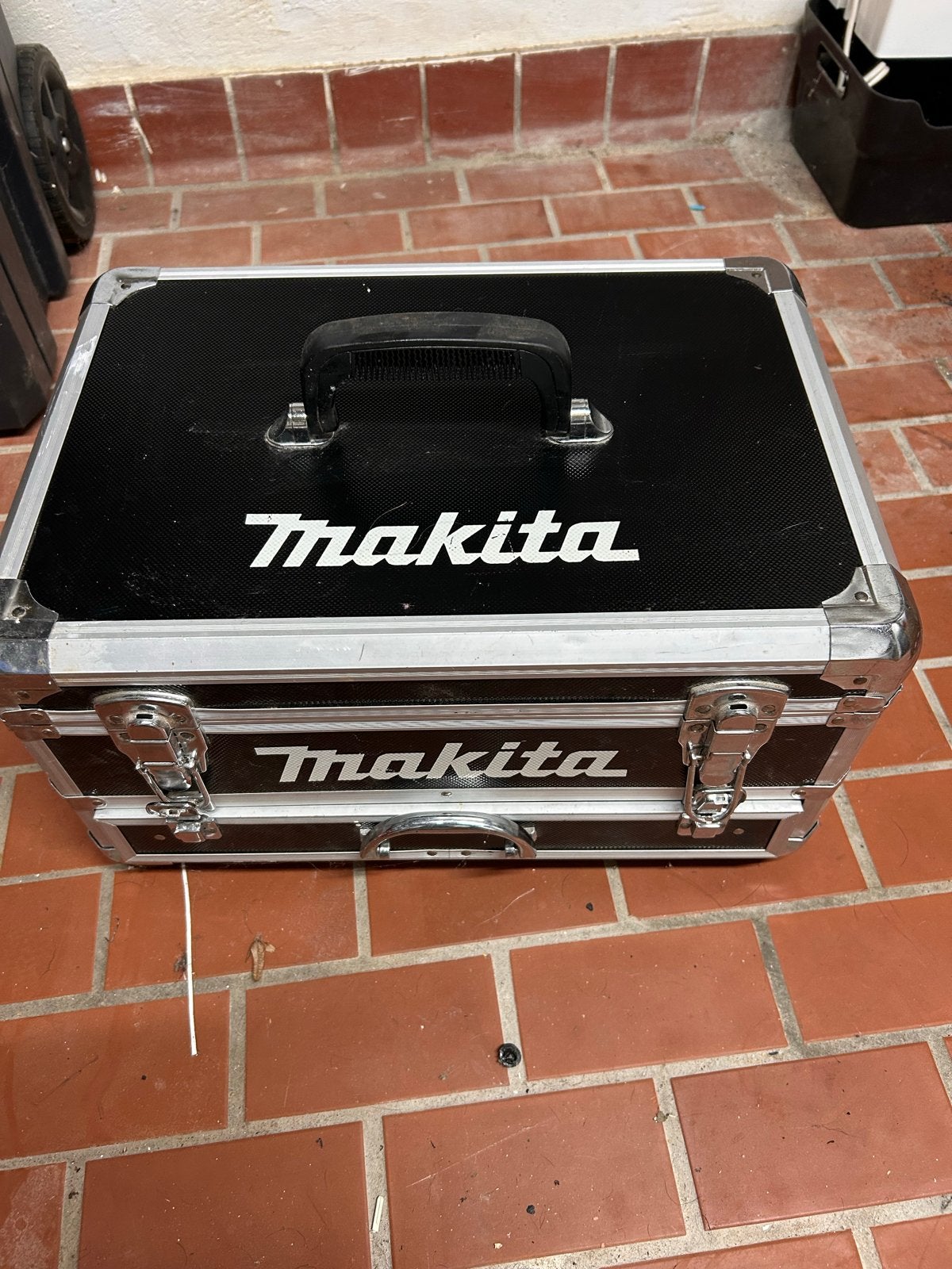 Makita Aluminium Koffer Leeg DF457DWEX2, Doe-het-zelf en Verbouw, Gereedschapskisten, Ophalen of Verzenden, Gebruikt
