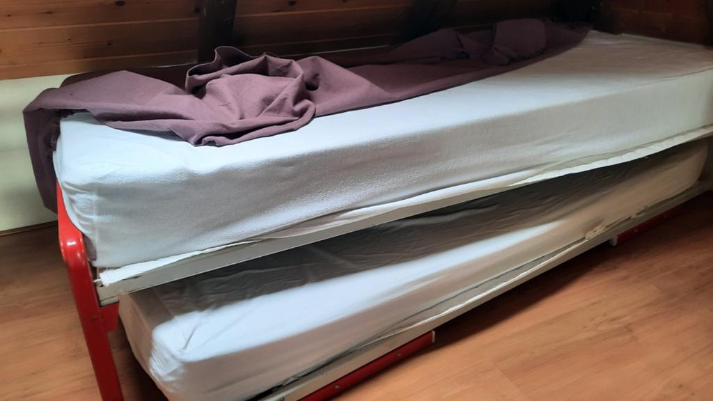 Bed met onderschuifbed, Huis en Inrichting, Slaapkamer | Bedden, Ophalen, Gebruikt, Eenpersoons, 80 cm