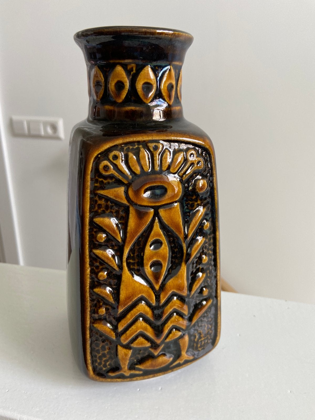 W. Germany Bay Keramik retro vaas relief vogel oker bruin, Ophalen of Verzenden