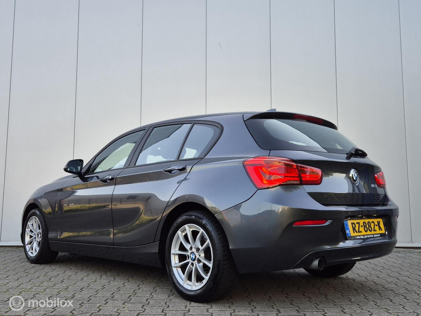 BMW 1-SERIE 118i CORPORATE LEASE AUTOMAAT/LED/BLUETOOTH/KEYL, Gebruikt, Origineel Nederlands, Bedrijf, 650 kg