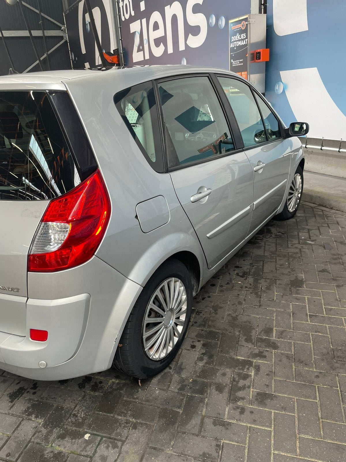 Renault Scénic 2.0 16V 99KW AUT 2007 Grijs, Auto's, Renault, 1998 cc, 1250 kg, 4 cilinders, Alcantara