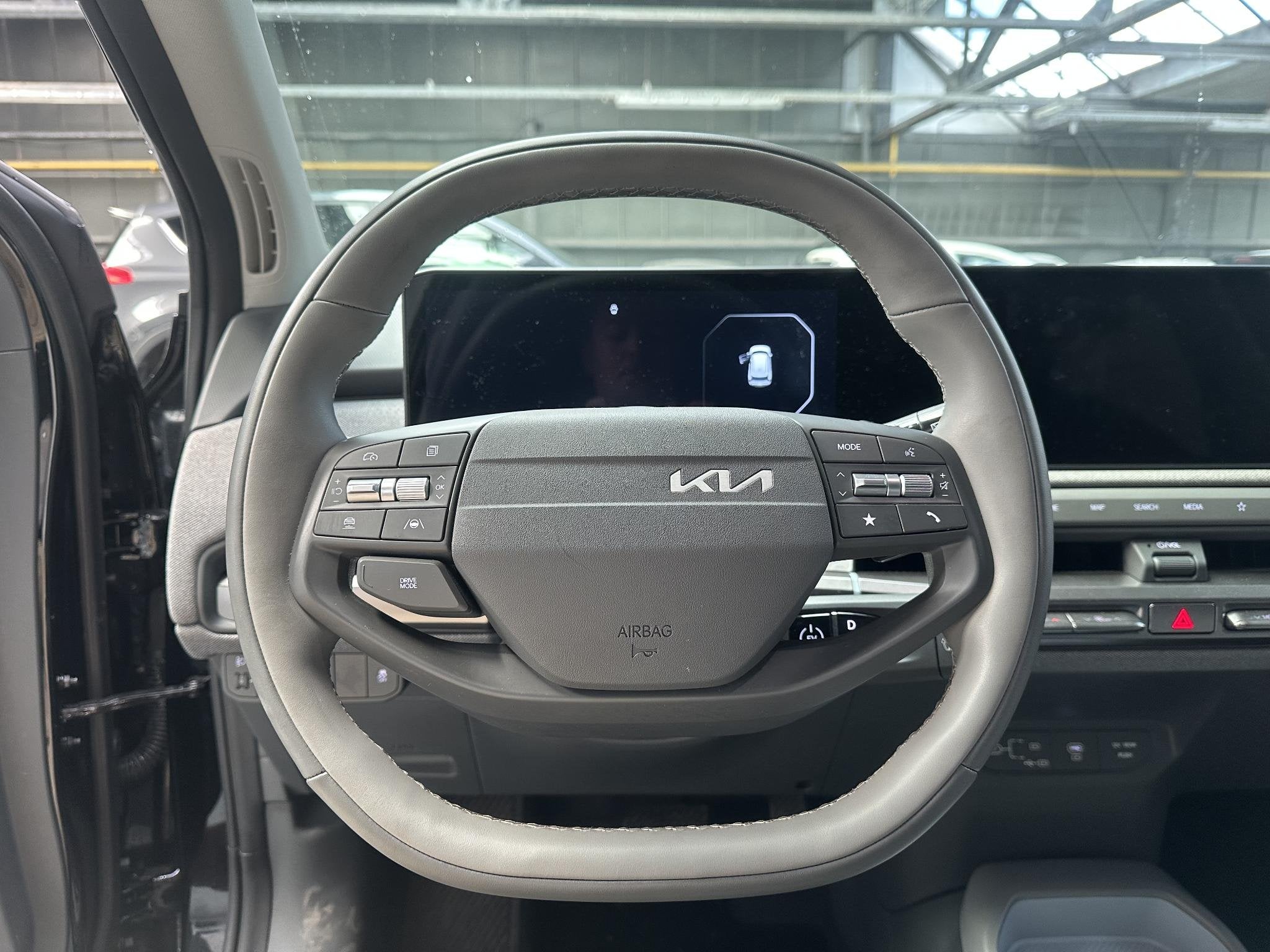 Kia EV3 Plus 81.4 kWh BTW auto, 1e eigenaar, Auto's, Stof, Zwart, Origineel Nederlands, 204 pk