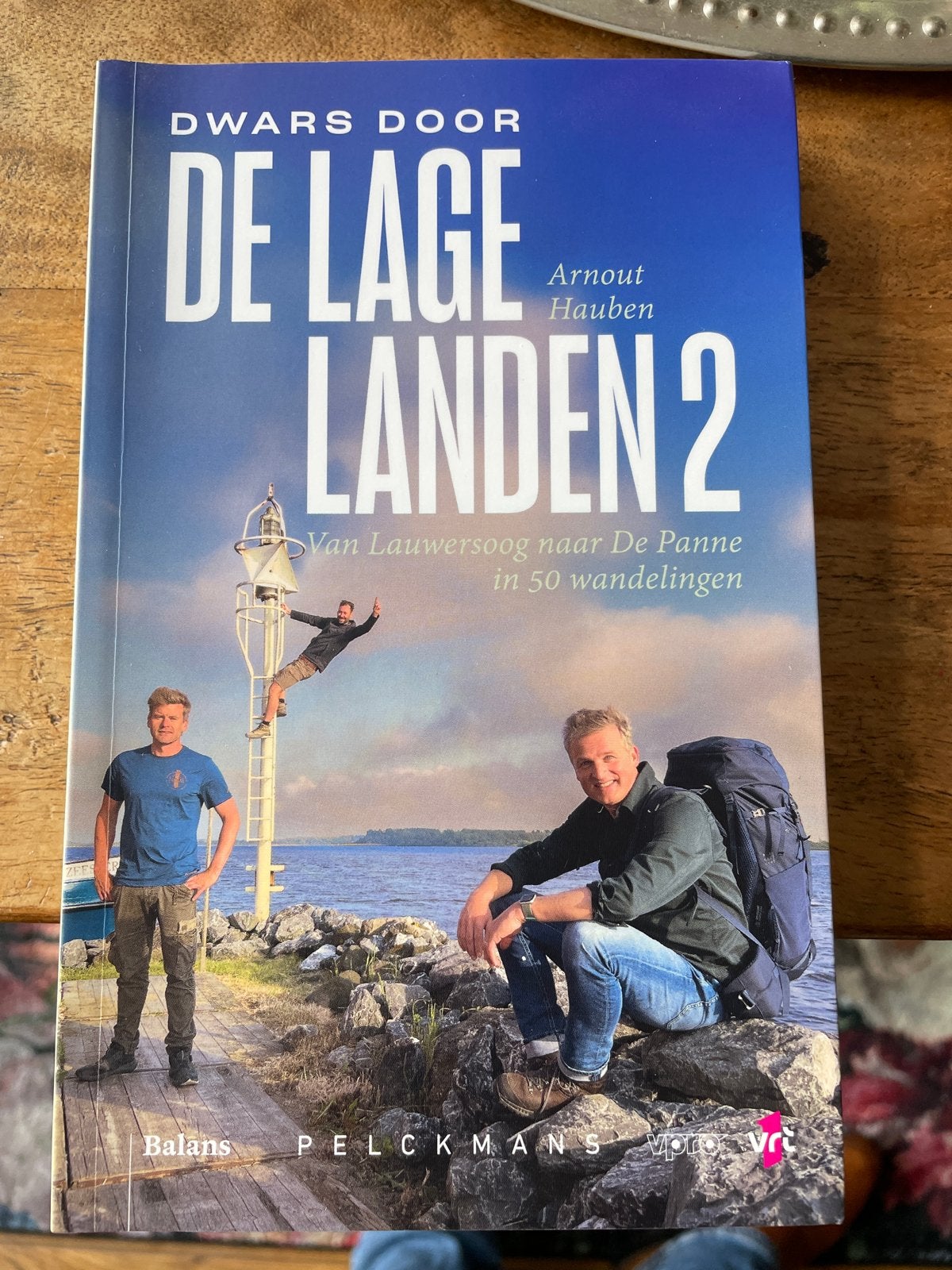 Dwars door de Lage Landen 2 - Wandelgids Arnout Hauben, Overige merken, Nieuw, Ophalen of Verzenden, Reisgids of -boek