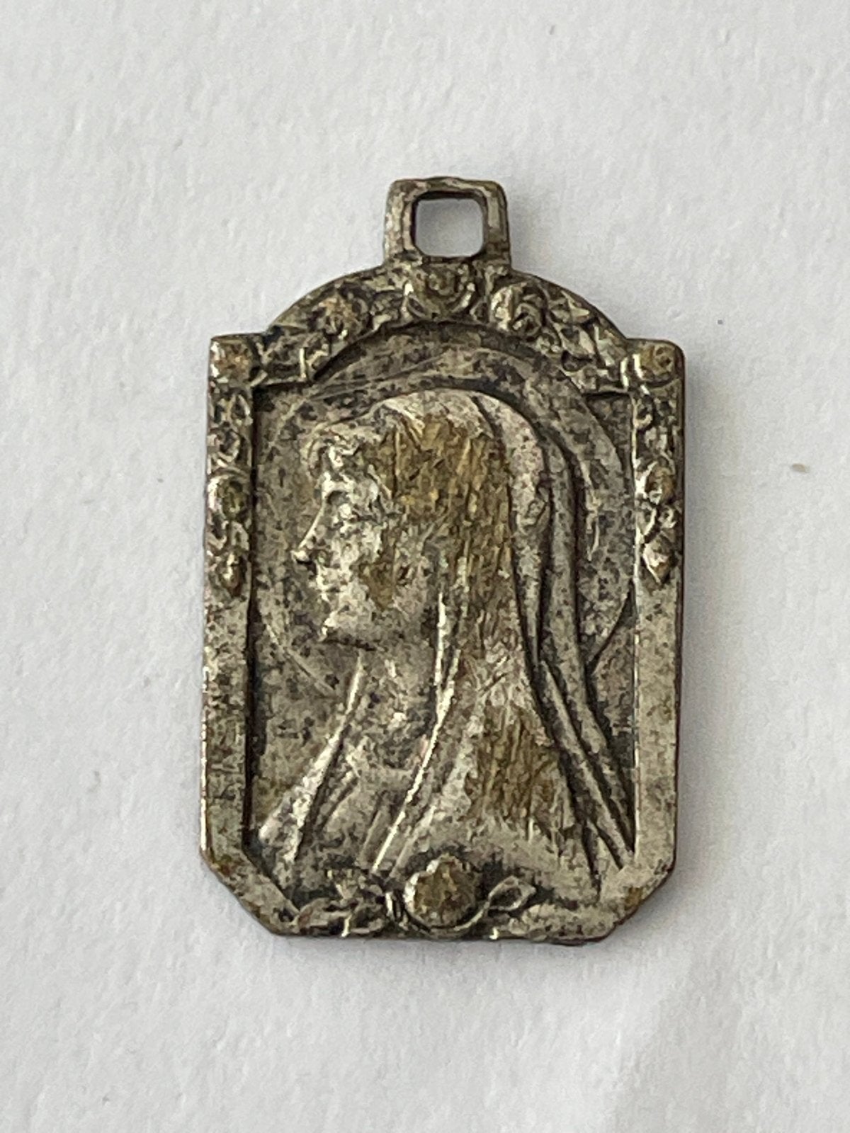 Antieke religieuze medaille - Maria met kind, Antiek en Kunst, Ophalen of Verzenden