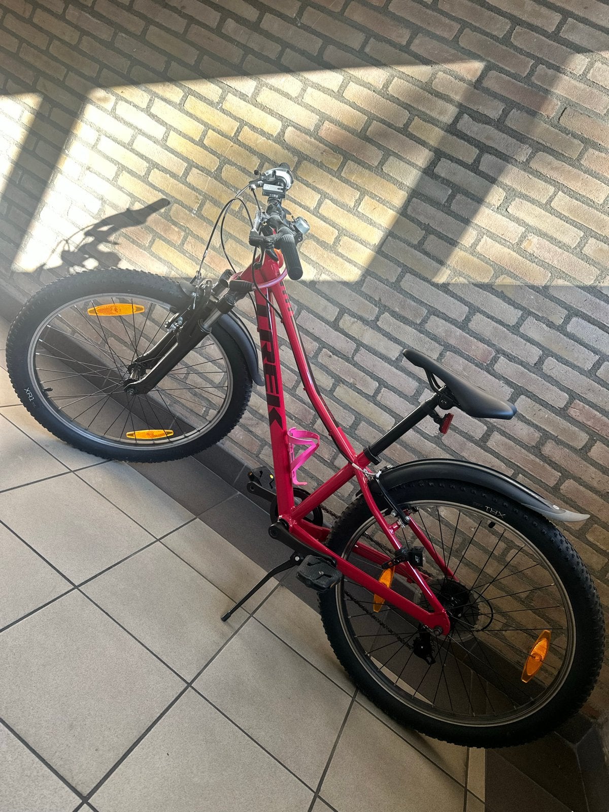 Kinderfiets Trek Precaliber 24 inch 8-Speed - kleur Magenta, Ophalen, 24 inch, Velgrem, Trek