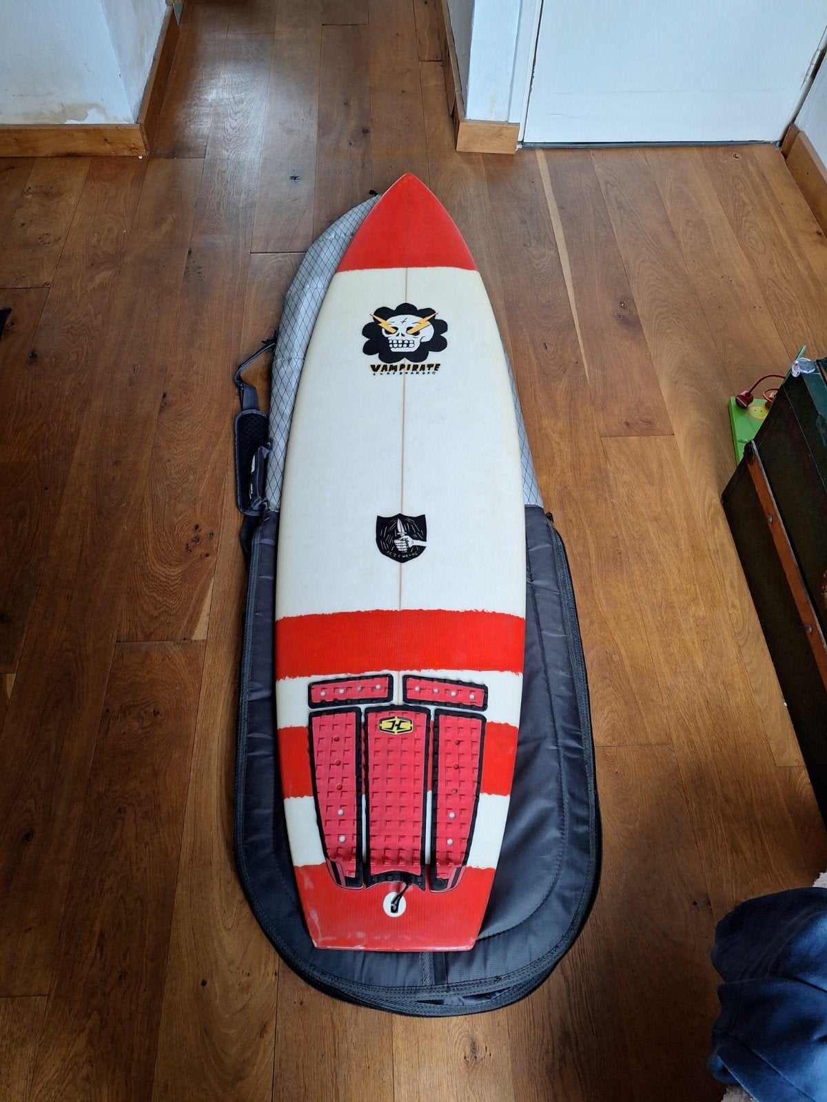 Vampirate Too Fast For Satan surfboard + accessoires, Ophalen, Shortboard