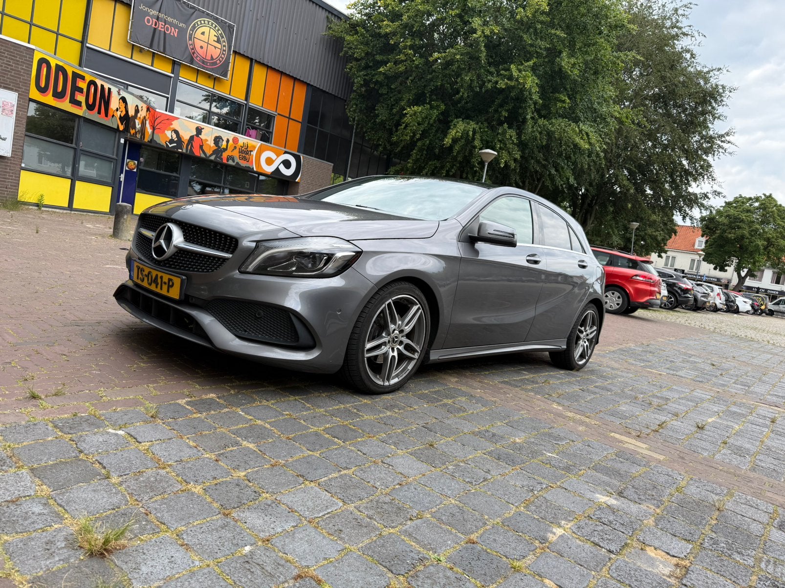 Mercedes-Benz A-Klasse 2.2 CDI A200 AUT 2017 Grijs AMG PAK, Auto's, 136 pk, 4 cilinders, Particulier, 2143 cc