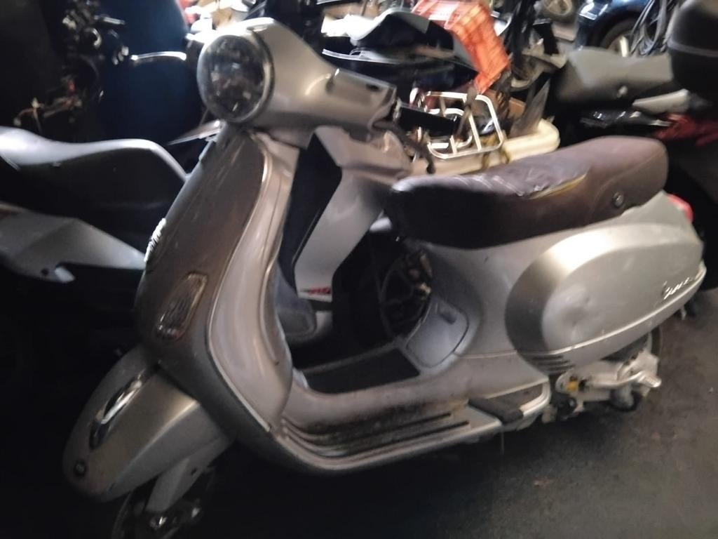 Vespa lx onderdelen (grijs), Fietsen en Brommers, Brommeronderdelen | Scooters, Ophalen of Verzenden, Gebruikt, Overige typen