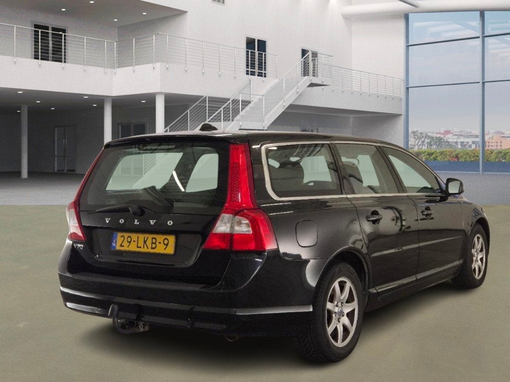 Volvo V70 2.0T Momentum, Auto's, Volvo, Voorwielaandrijving, Euro 5, 4 cilinders, Zwart