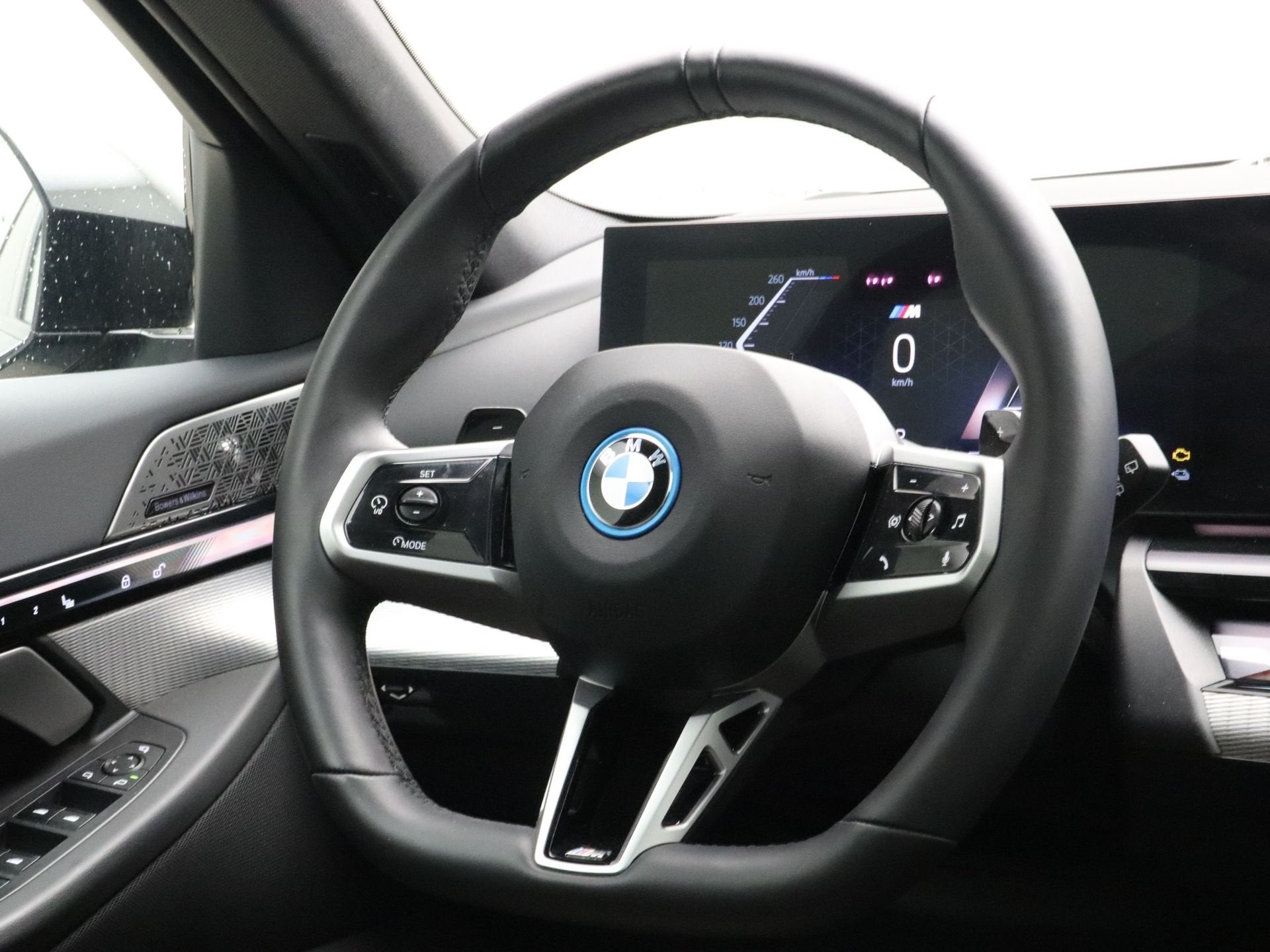 BMW 5 Serie 550e xDrive Touring SoH 100% (bj 2026), Auto's, Automaat, Gebruikt, Overige brandstoffen, 2998 cc