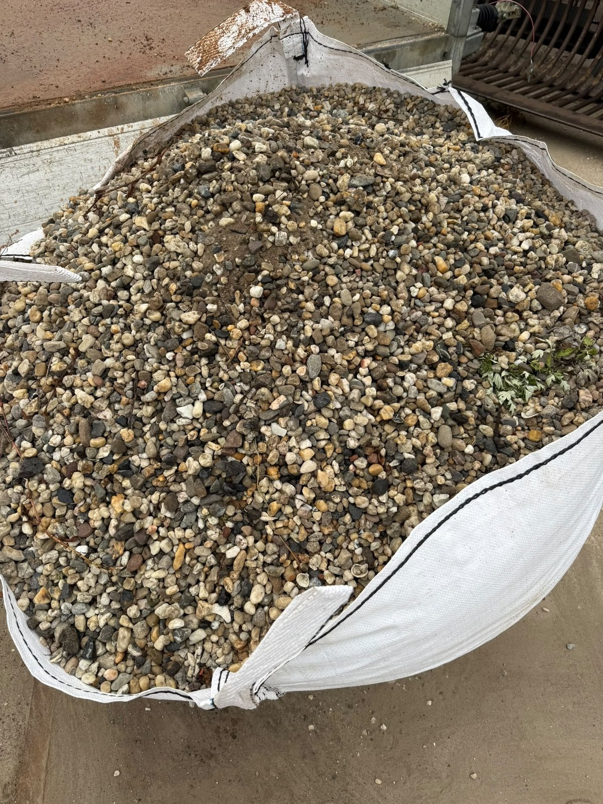 Grind (boeren) 8-16 mm 2 bigbags € 75.00 per stuk, Ophalen, Overige materialen, Beige, Nieuw