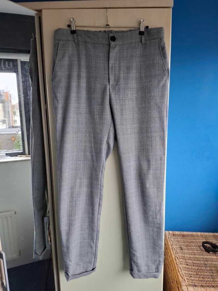 Broek pantalon maat M grijs ruit Daily Aesthetikz, Kleding | Heren, Broeken en Pantalons, Maat 48/50 (M), Ophalen of Verzenden