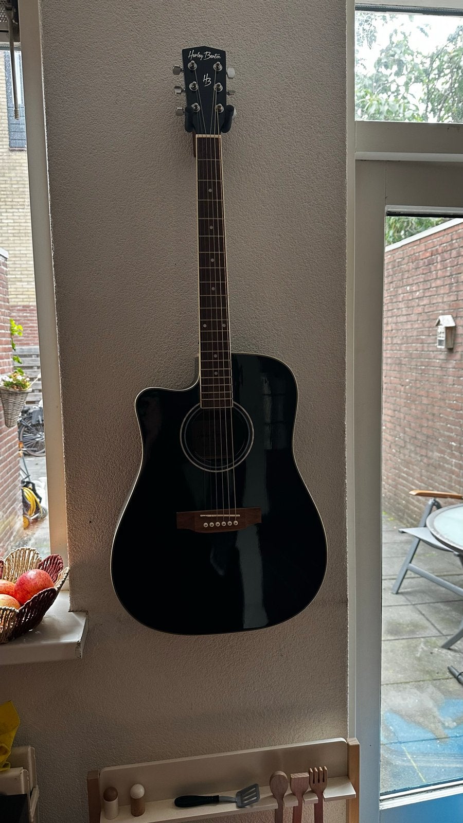 Harley Benton semi-akoestische linkshandige gitaar, Muziek en Instrumenten, Snaarinstrumenten | Gitaren | Akoestisch, Ophalen