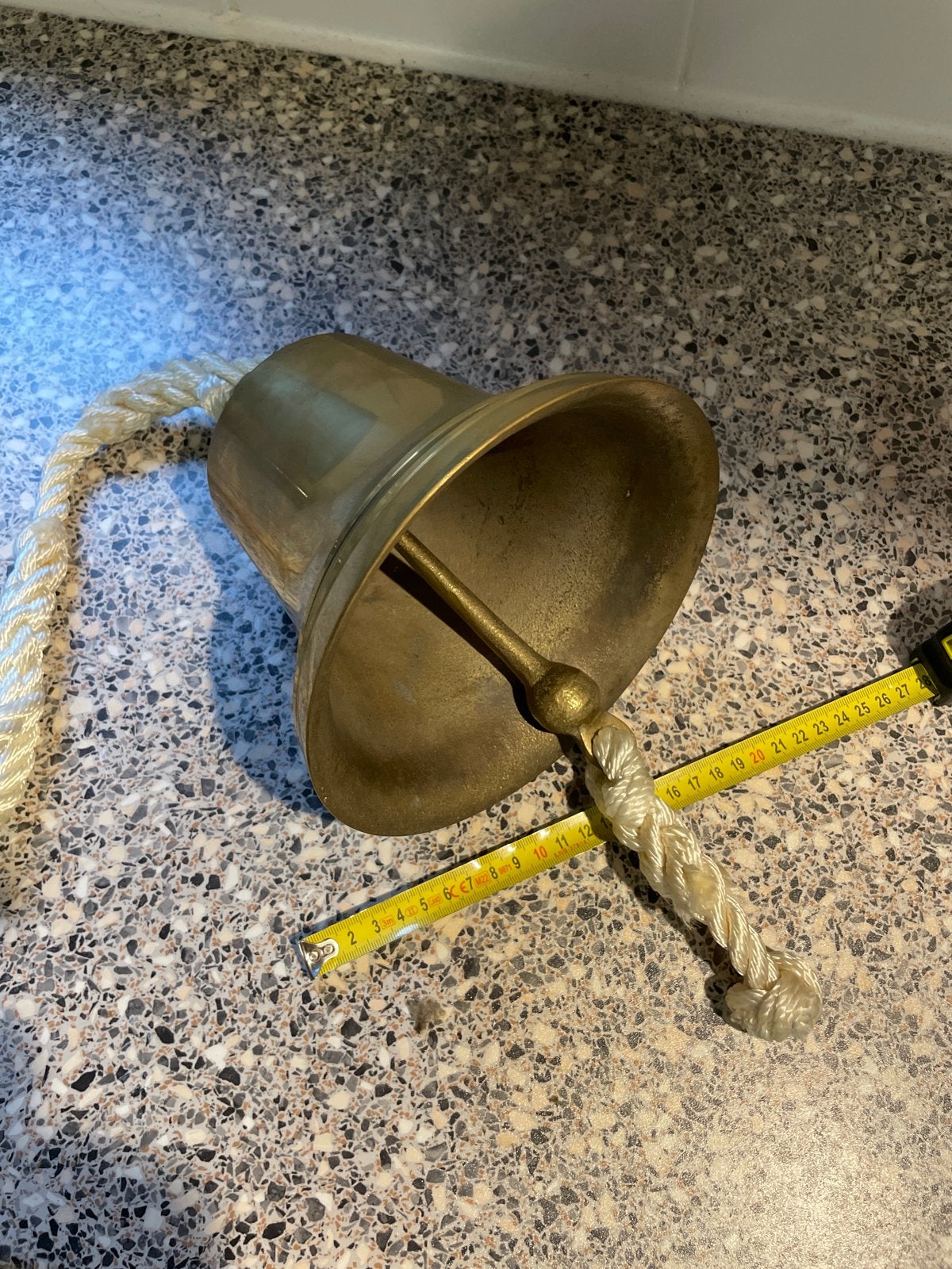 Antieke scheepsbel van brons met touw, Antiek en Kunst, Ophalen of Verzenden, Brons