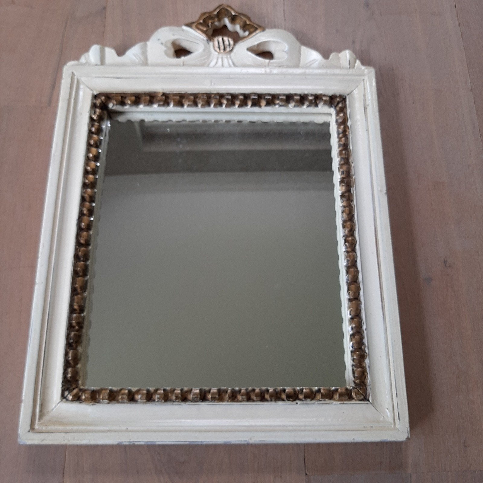 Mooie Brocante Spiegel met Strik - 49x35 cm, Ophalen of Verzenden, Ovaal, Minder dan 50 cm