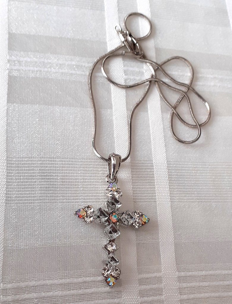 Ketting met hanger kruis met aurora borealis kristallen, Sieraden, Tassen en Uiterlijk, Kettingen, Overige materialen, Met hanger
